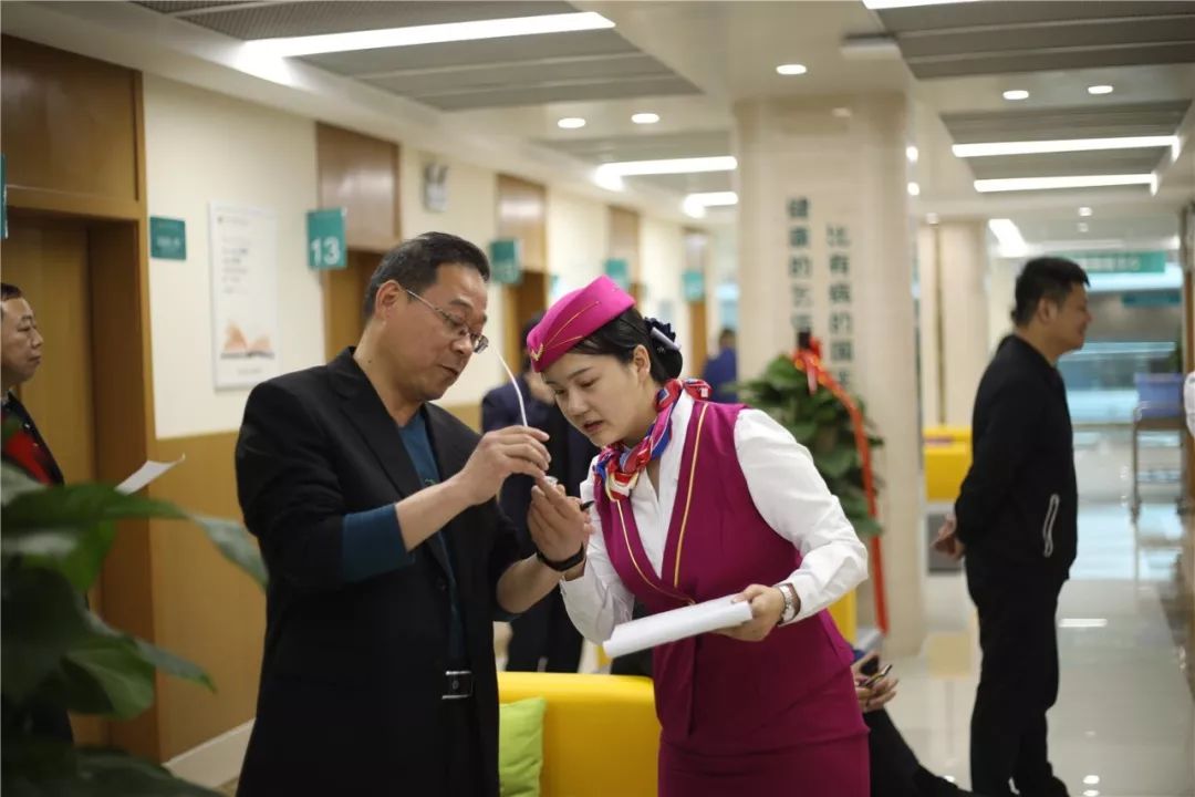 钦州24小时套医保卡(北京医保卡使用指南)